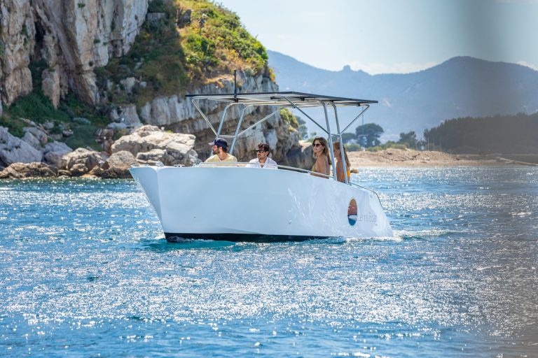 constructeur de bateau électrique